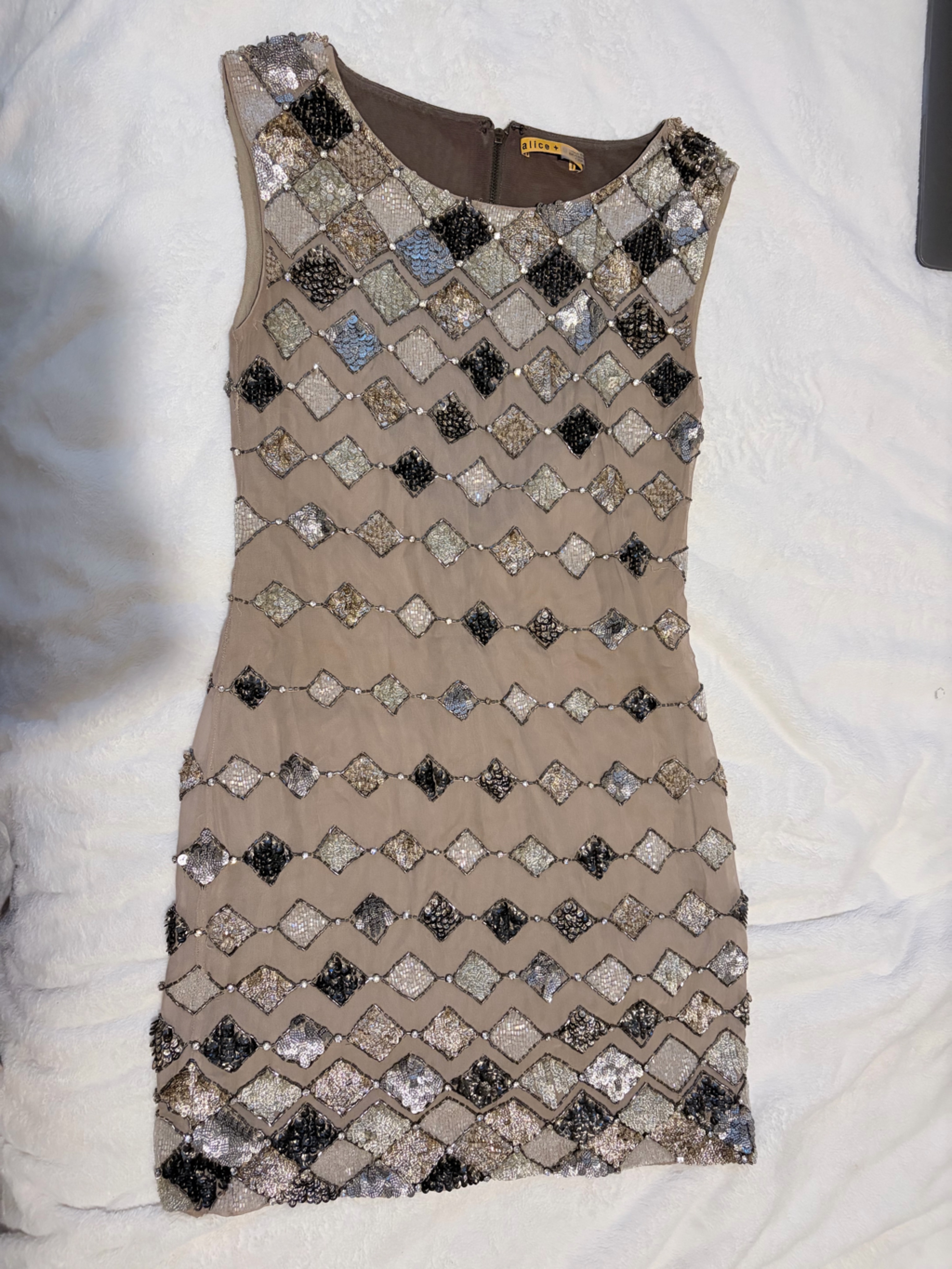 100% Silk Alice + Olivia Gold And Taupe Sequin Embellished Dress Size 2